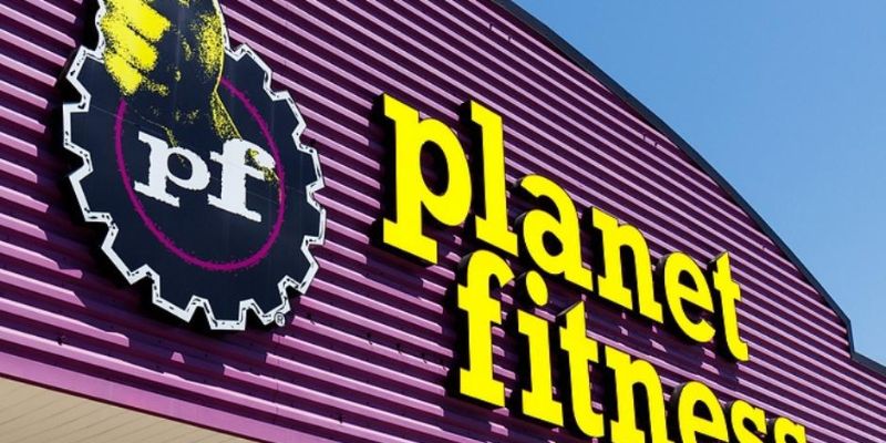 how much does planet fitness pay